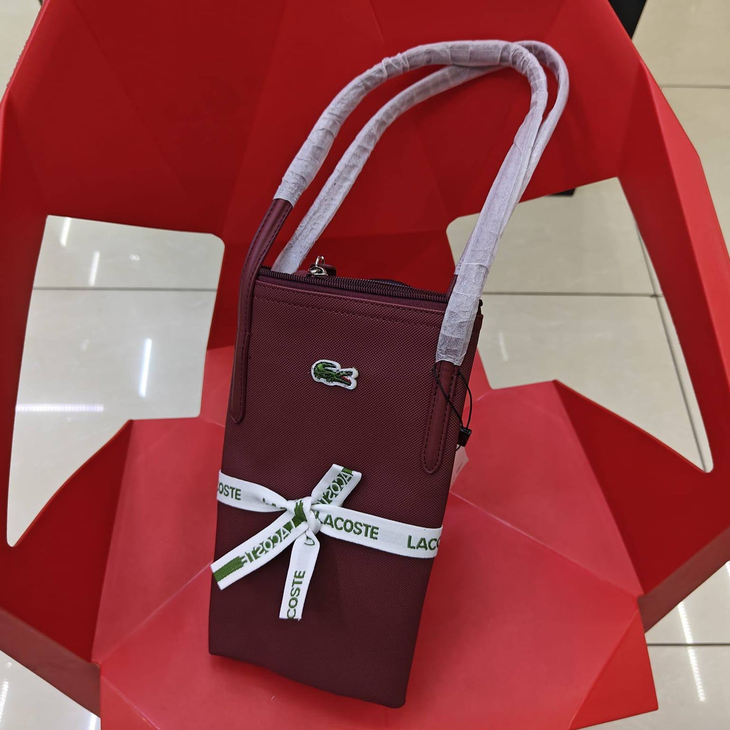 Lacoste
45 dhs🪙🌨️

Zain235
♥️♥️♥️