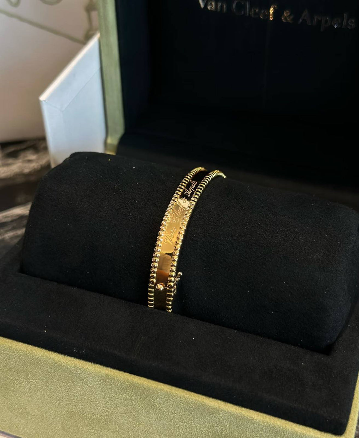 VCA ❤️‍🔥
Bangle 😍
Ring 💍 available size👇
6,7,8,9
Master quality 💯
With normal boxes 🗃️ 
105 dhs🇦🇪🇦🇪

With master box 🗃️ 
125 dhs🇦🇪🇦🇪

Zain216
♥️♥️♥️