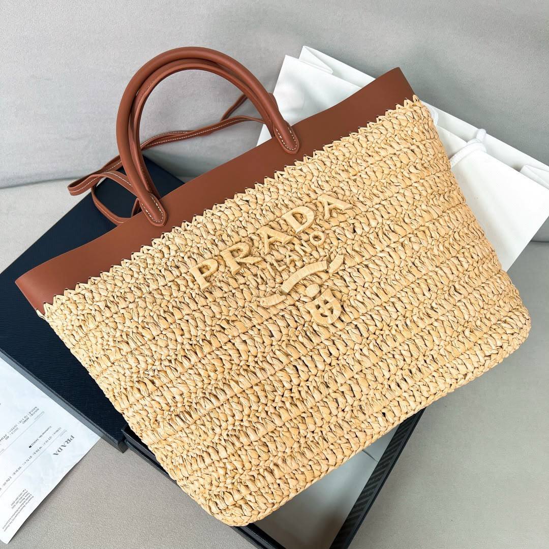 Prada 
Super master quality 
For Price 👇 WhatsApp✅
0568585901 
0507557372
0552275751 Owner Zain 👌

Zain315
♥️♥️♥️