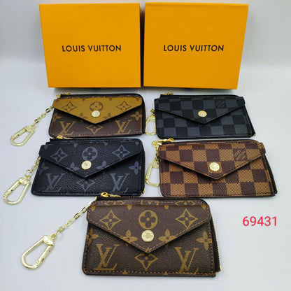 LV CARD 
HOLDER 
35 dhs🪙🌨️

Zain40
♥️♥️♥️