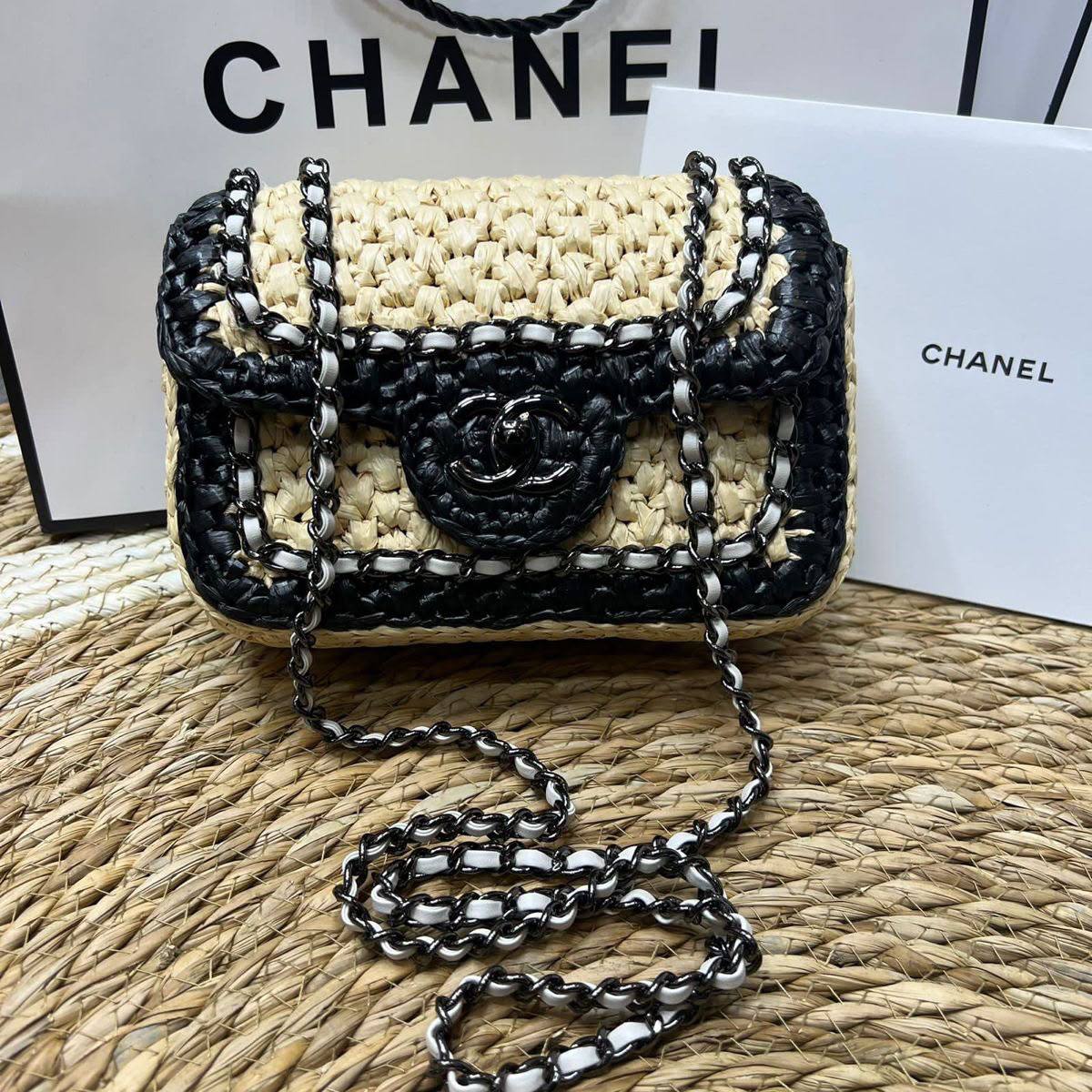 Chanel 
SUPER MASTER QUALITY 
AVAILABLE 

For Price 👇 WhatsApp✅
0568585901 
0507557372
0552275751 Owner Zain 👌

Zain322
♥️♥️♥️