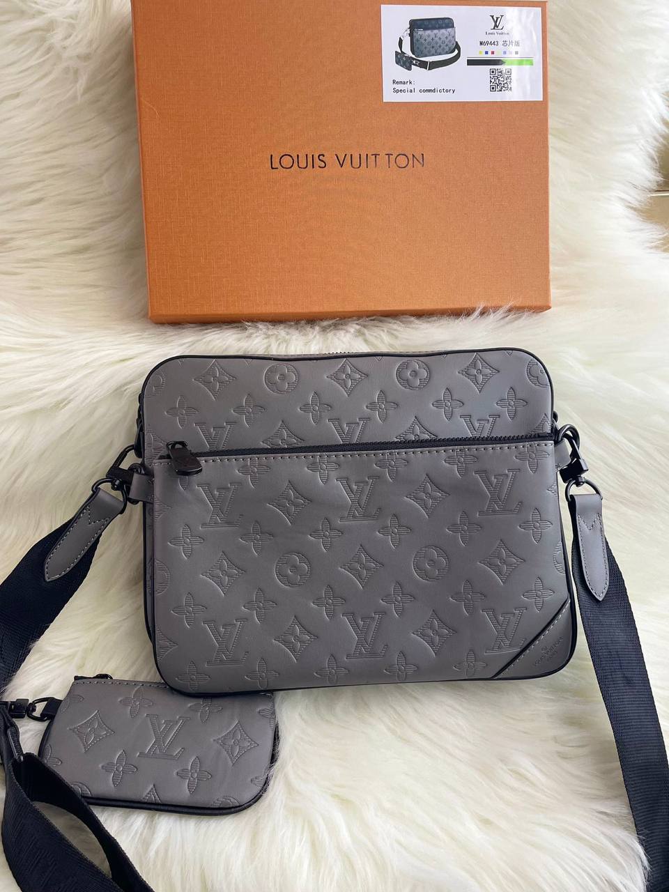 LV
115 dhs✅

⚡with box
🎁🎁🎁

Zain118
♥️♥️♥️