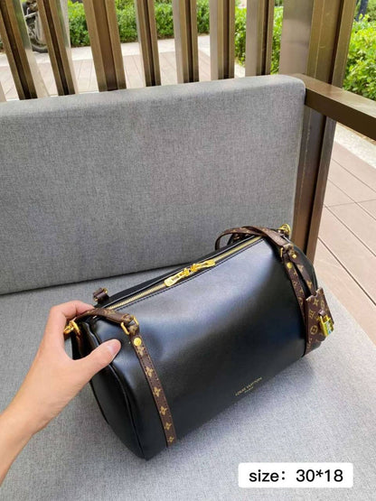 LV
Express PM Monogram
2 sizes Strap
Gold Hardware
Size :25 cm
With BOX

100 dhs✅

Zain239
♥️♥️♥️