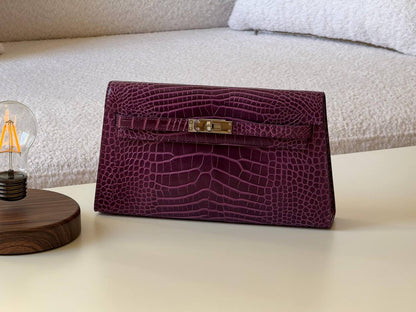 Hermes Elan croc 27cm💕master quality😍

with box❤️ 
🎁🎁🎁

700 dhs🪙💚

Zain52
♥️♥️♥️