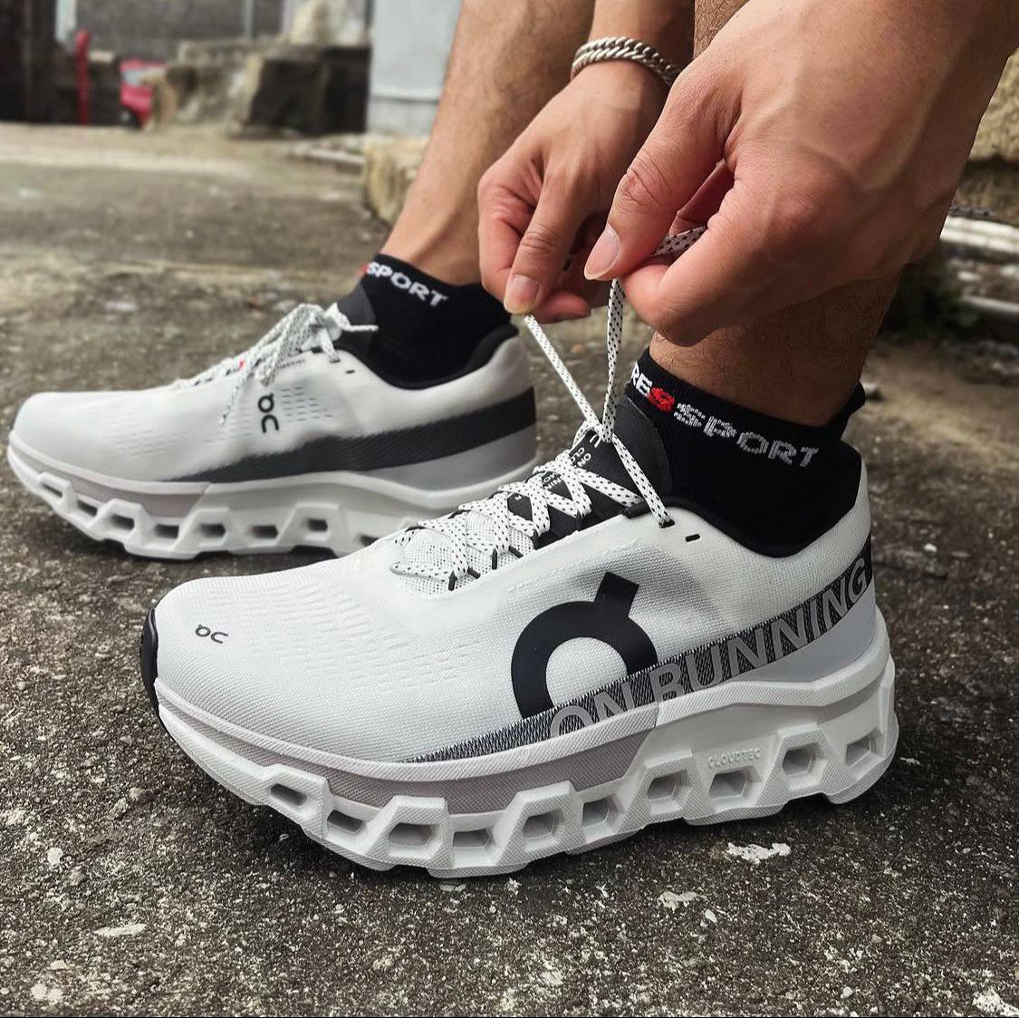 cloudmonster 2 , 
Size 36 to 45 
230 dhs✅

Zain196
♥️♥️♥️