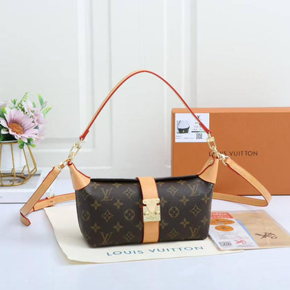 LV

95 dhs🇦🇪🇦🇪

with box
size 22×8×10cm

Zain42
♥️♥️♥️