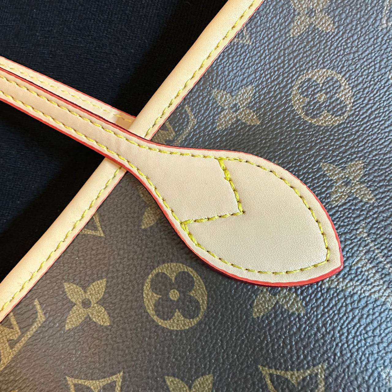 LV
 NEVERFULL 
 GOOD QUALITY 
WITH BOX 
🎁🎁🎁

100 dhs✅

Zain39
♥️♥️♥️