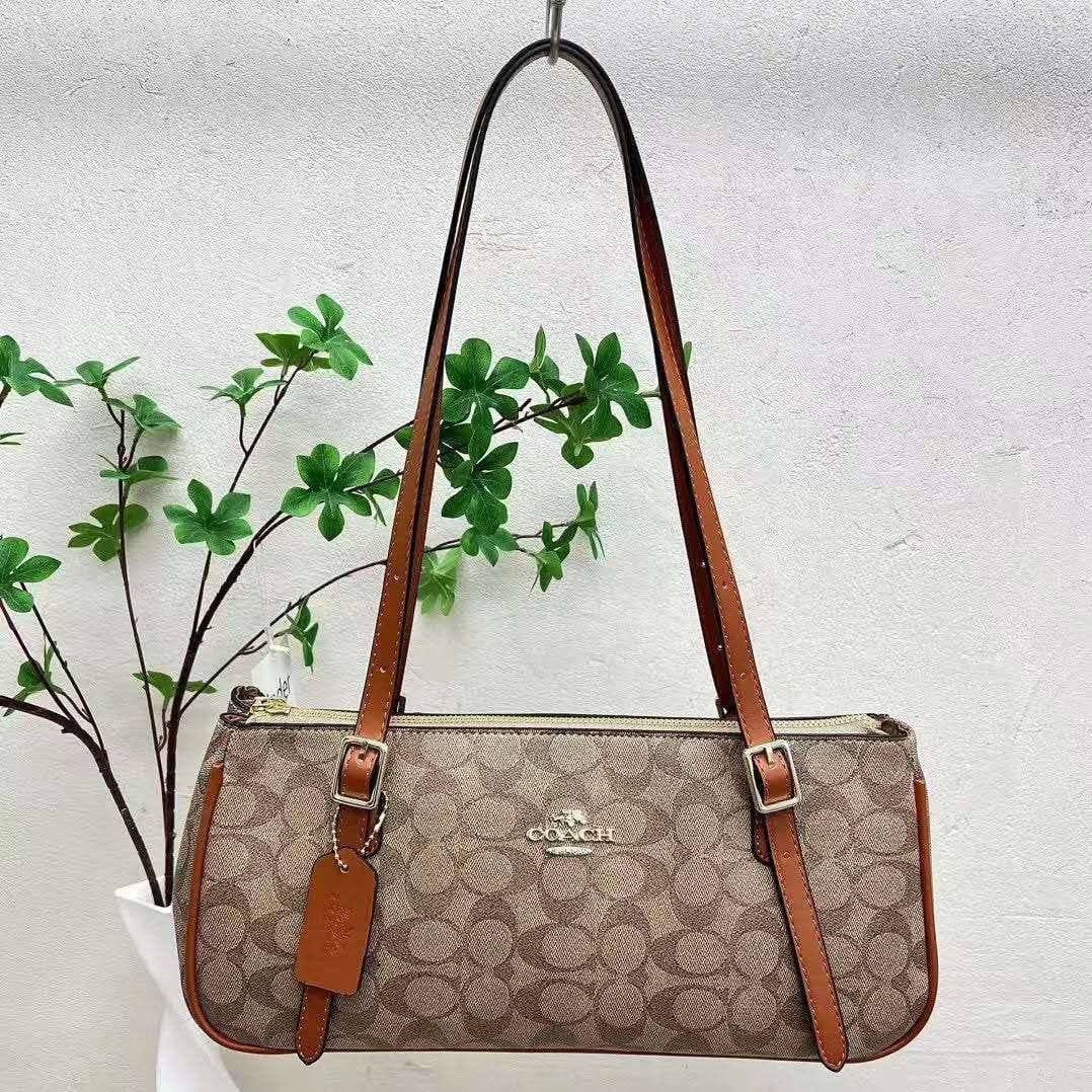 Coach
70 dhs❤️

Zain22
♥️♥️♥️