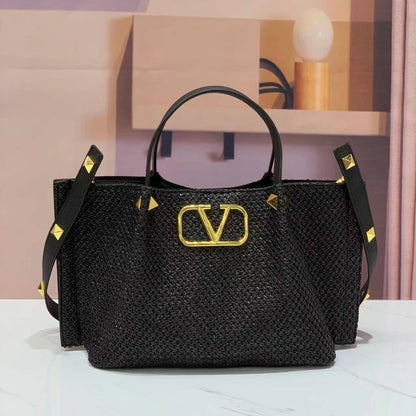 Valentino 
115 dhs❣️

Zain157
♥️♥️♥️