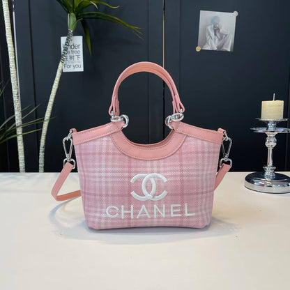 Chanel
70 dhs✅
high quality
24cm

Zain26
♥️♥️♥️