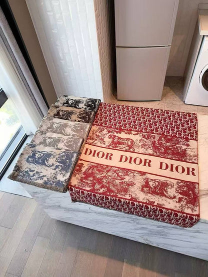 Scarf
45 dhs🪙💚

Zain90
♥️♥️♥️