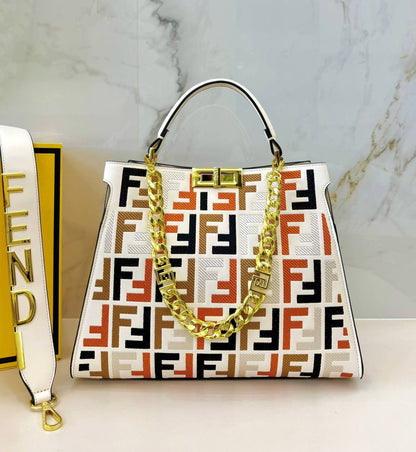 FENDI 
COPY ONE NEW CAME 
170 dhs💓

Zain39
♥️♥️♥️