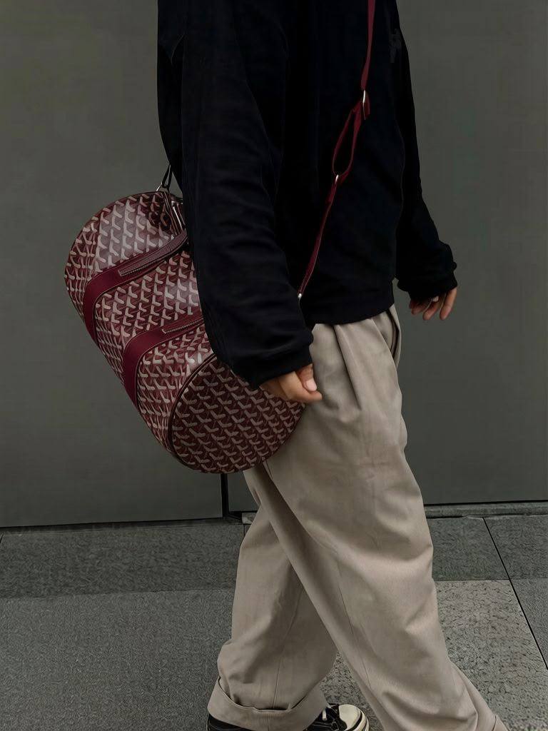 GOYARD TRAVELING BAG 
 GOOD QUALITY 
115 dhs✅
40CM

Zain295
♥️♥️♥️