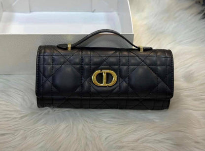 Dior

95 dhs✅

high quality 

With box
🎁🎁🎁

Zain26
♥️♥️♥️
