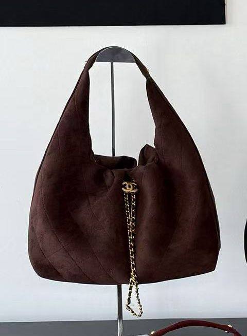 Chanel 
110 dhs❣️

Zain143
♥️♥️♥️