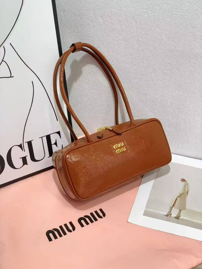 MiuMiu 
80 dhs🪙🌨️

Zain42
♥️♥️♥️