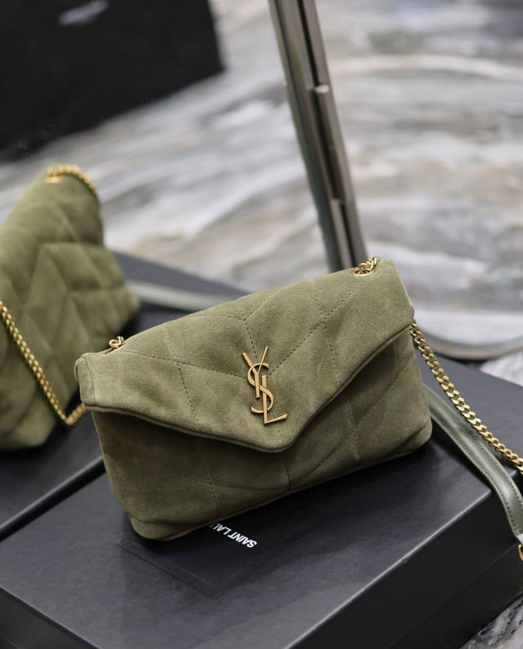 YSL
90 dhs🪙🌨️

size：24cm
Good quality 


with box
🎁🎁🎁

Zain35
♥️♥️♥️
