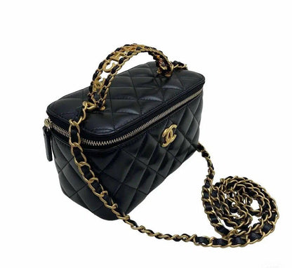 Chanel

100 dhs💓

with box
🎁🎁🎁

Size:18*8.5*11.5

Zain07
♥️♥️♥️