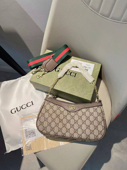 Gucci
90 dhs🪙🌨️
SIZE：24cm

 with box
🎁🎁🎁

Zain35
♥️♥️♥️