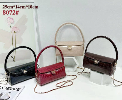 CHANEL 

NEW DESIGN 
GOOD QUALITY 
110 dhs🇦🇪🇦🇪

Zain39
♥️♥️♥️