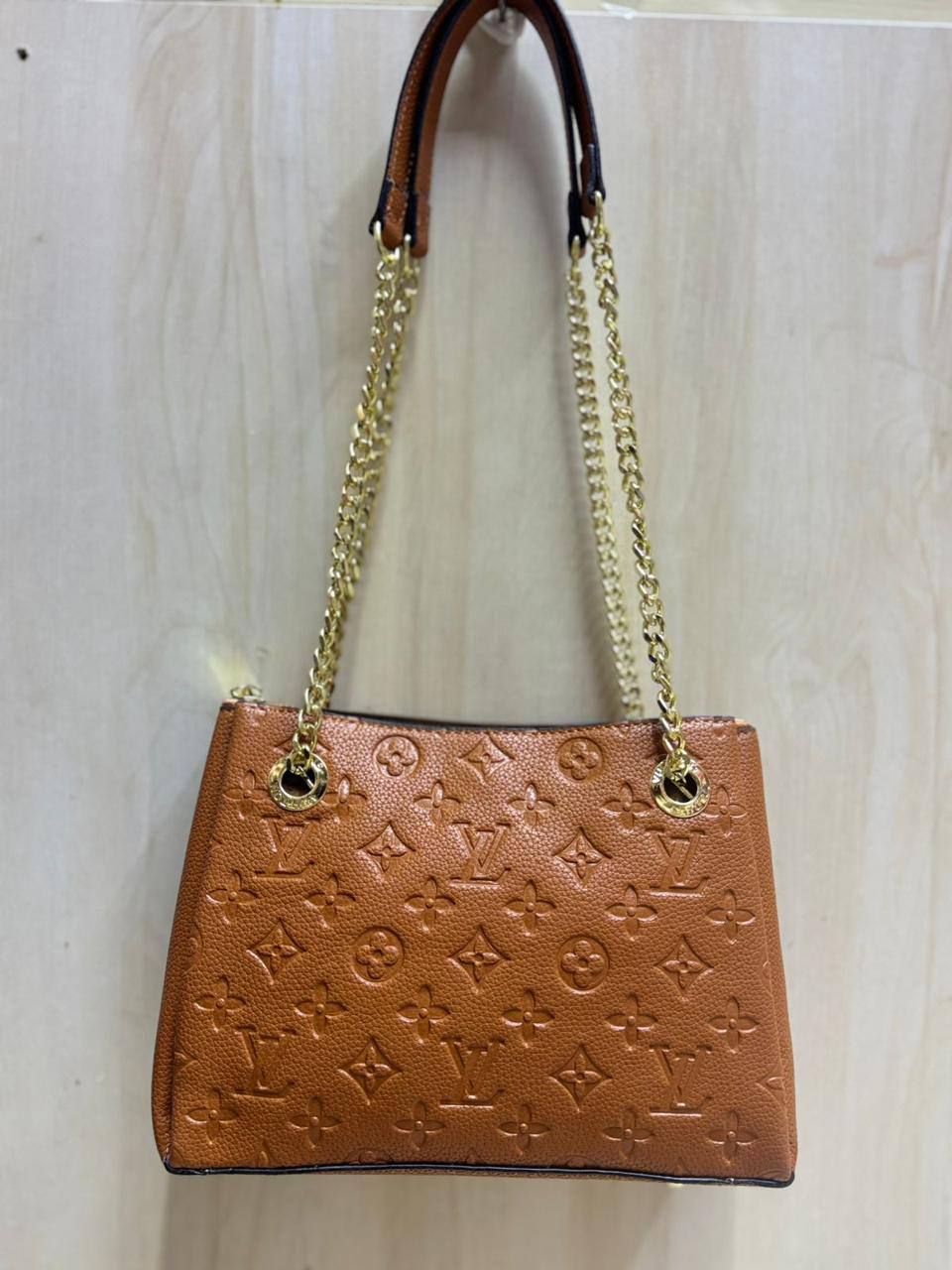 🎉 Offer 🎊  LV Surene
1⃣️ First quality
Size: 23 * 14 cm
70 dhs🪙🌨️
Limit Stock ⛔️⛔️

Zain115
♥️♥️♥️