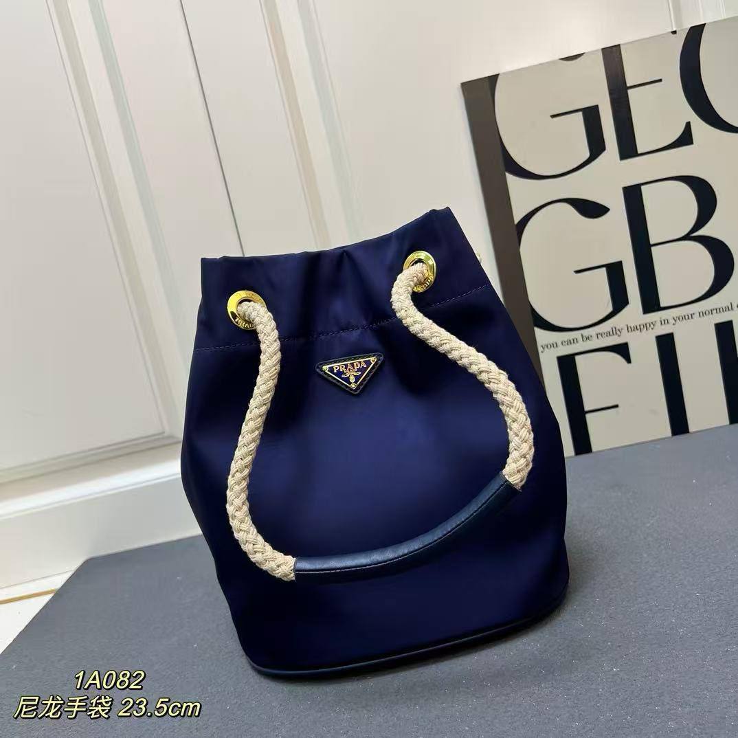 Parada🙋‍♂️💕💕
Master
23.5cm 🥰 
310 dhs❣️

Zain228
♥️♥️♥️