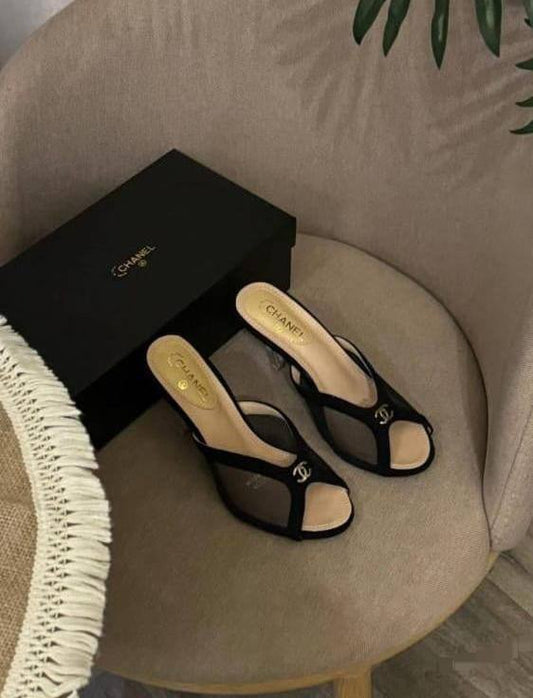 CHANEL 
260 dhs✅
*SIZE  36   TO   41*

Zain224
♥️♥️♥️