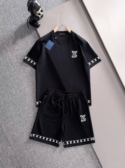 LV
*SUPER MASTER*
*SIZE: M,L,XL,XXL,XXXL*
380 dhs💛

Zain227
♥️♥️♥️