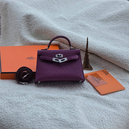 Hermes kelly 

   19Cm 
With Box
320 dhs🇦🇪🇦🇪

Zain131
♥️♥️♥️