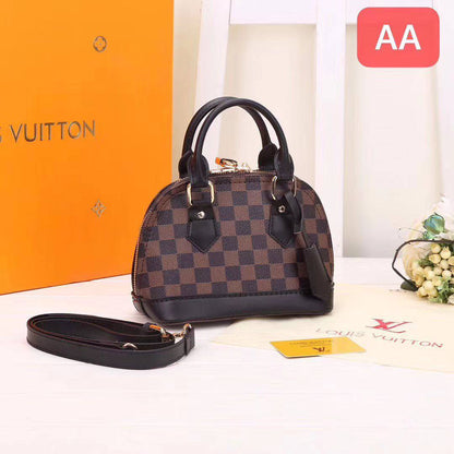LV
With box 
🎁🎁🎁

85 dhs🪙🌨️
Size 20×11×16cm

Zain136
♥️♥️♥️