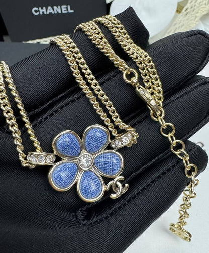 CHANEL 💐
Necklace 
Bracelet 
Master Quality 💎

*110*AED normal box 📦

Zain48
♥️♥️♥️