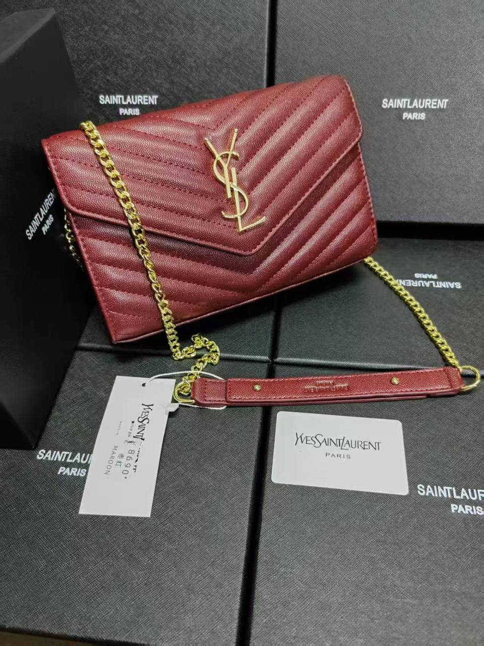 YSL
GOOD quality 
85 dhs💓

Zain200
♥️♥️♥️