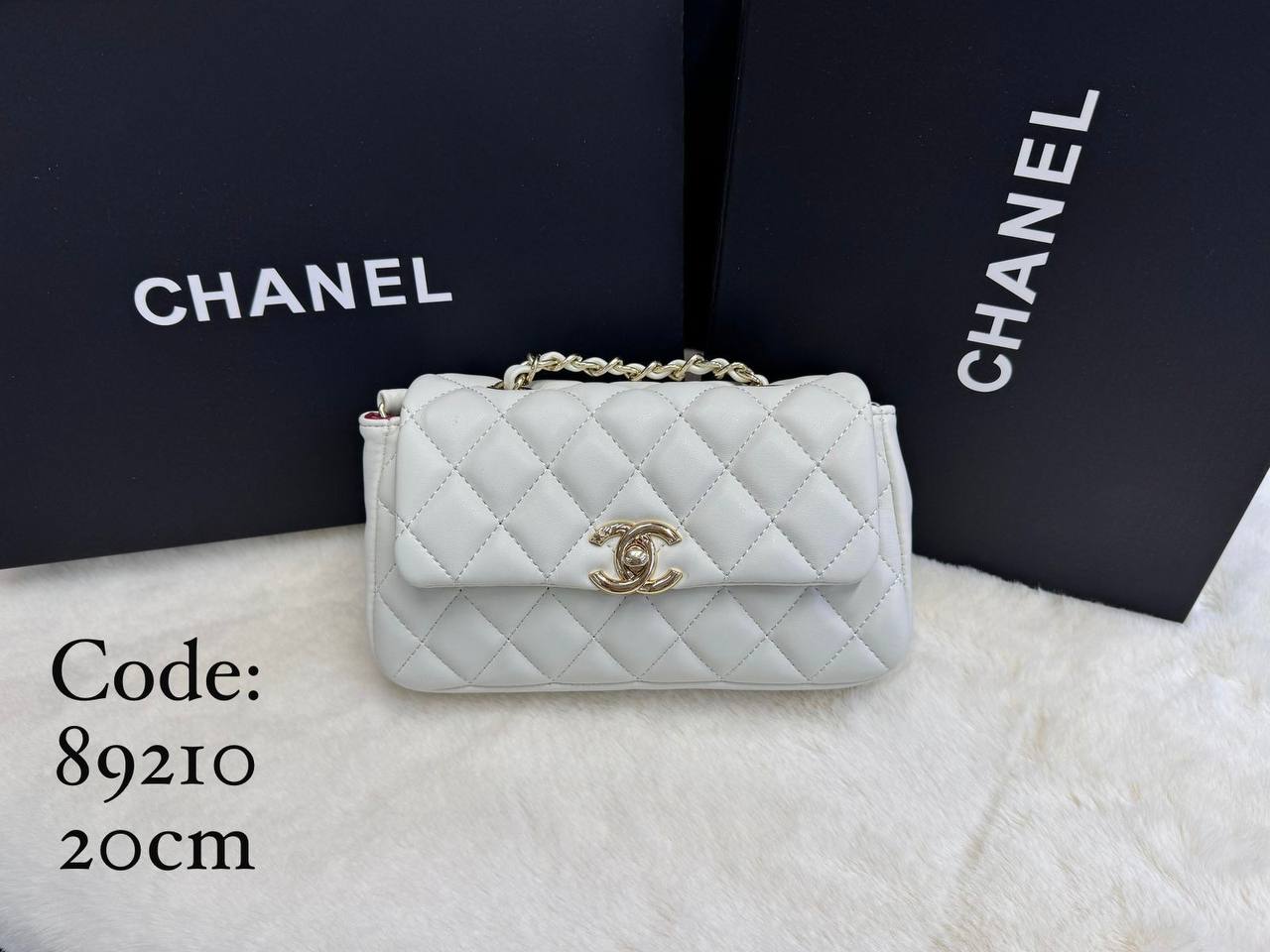 ᴄʜᴀɴᴇʟ ss20 ғʟᴀᴘ
ɢᴏʟᴅ ʜᴀʀᴅᴡᴀʀᴇ 

ᴡɪᴛʜʙᴏx
🎁🎁🎁

ϙᴜᴀʟɪᴛʏ:ʟᴀᴍʙsᴋɪɴ
90 dhs🪙🌨️

Zain56
♥️♥️♥️
