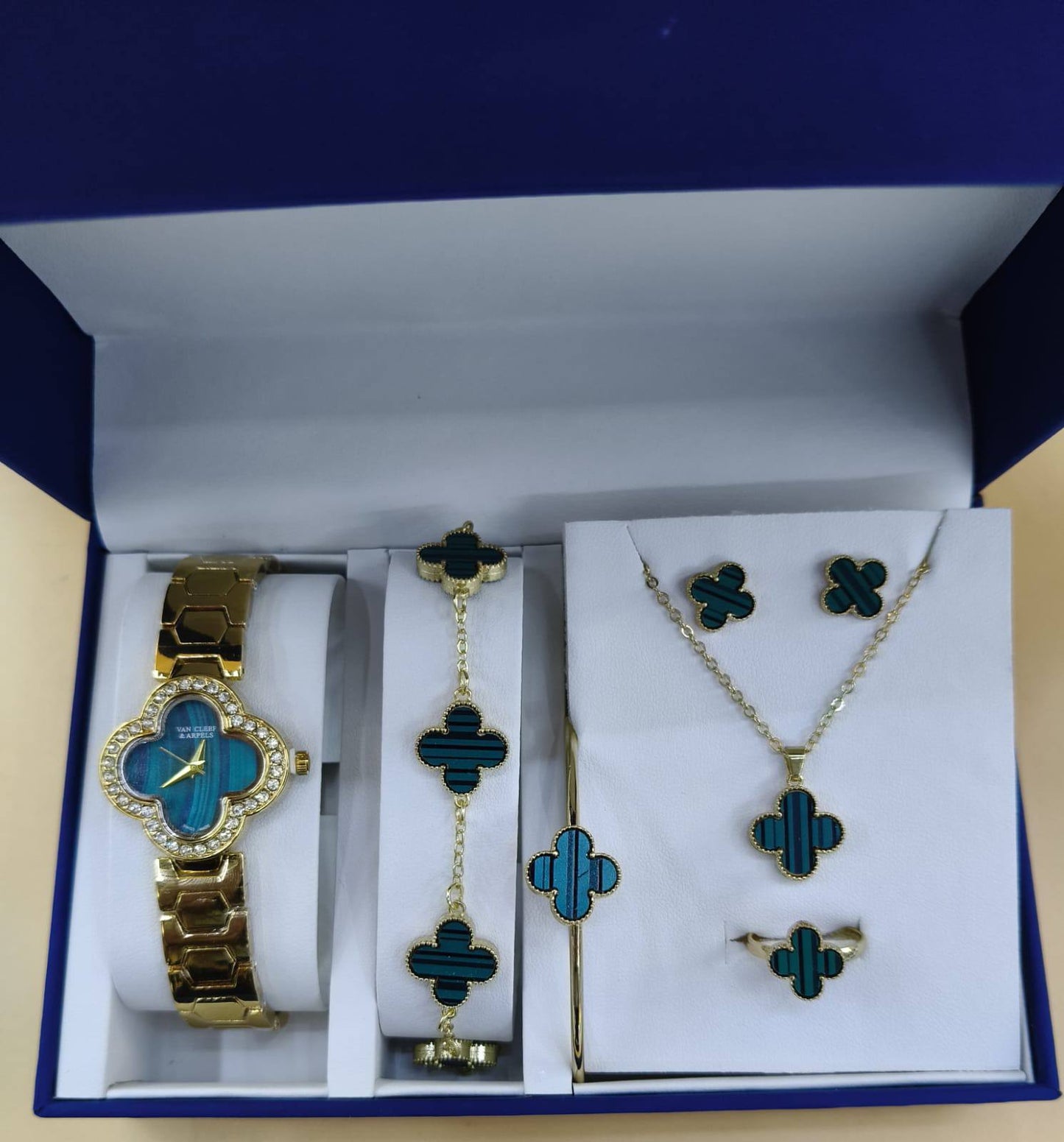 VCA Set
with box
75 dhs✅

Zain25
♥️♥️♥️