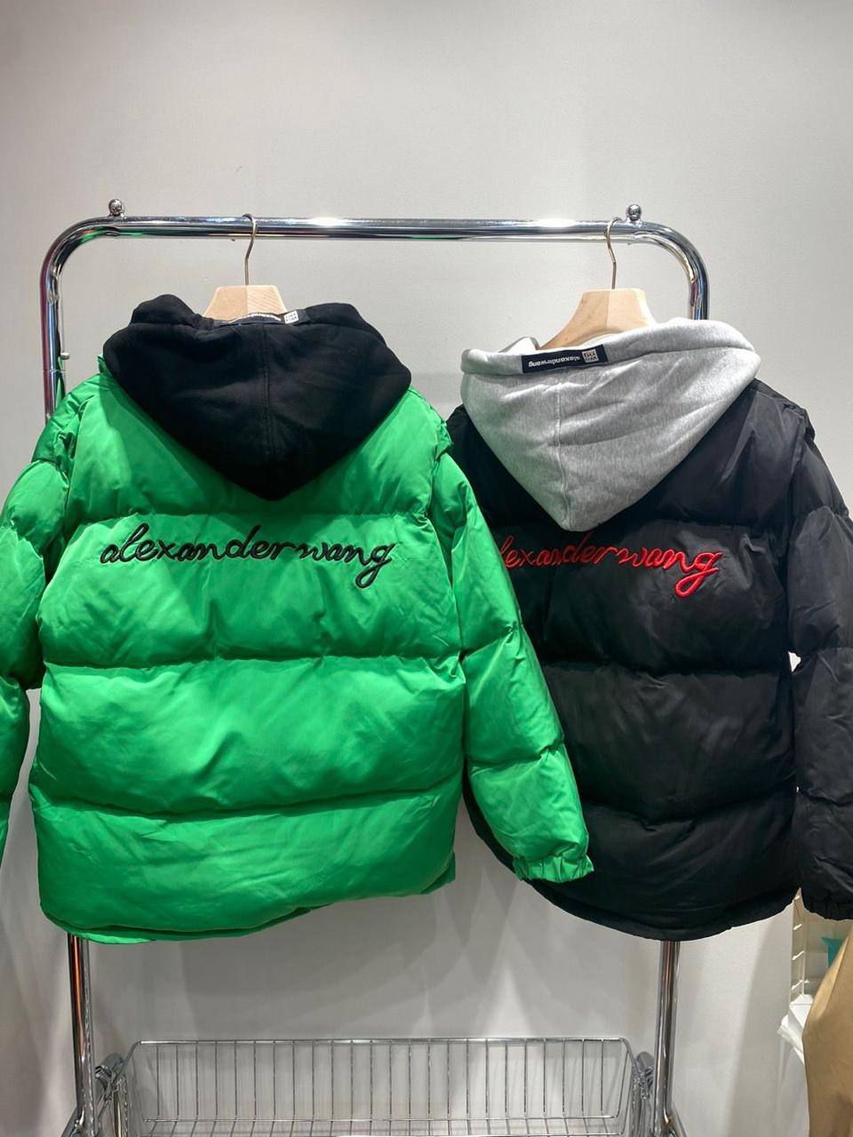 *New collections 💕💕   
350 dhs🪙🌨️
*good  quality  
*Sizes:S M L xl* 
*AVAILABL winter jacket

Zain231
♥️♥️♥️