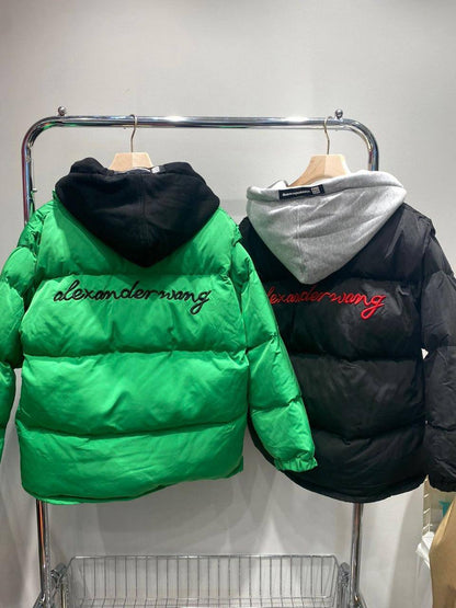 *New collections 💕💕   
350 dhs🪙🌨️
*good  quality  
*Sizes:S M L xl* 
*AVAILABL winter jacket

Zain231
♥️♥️♥️