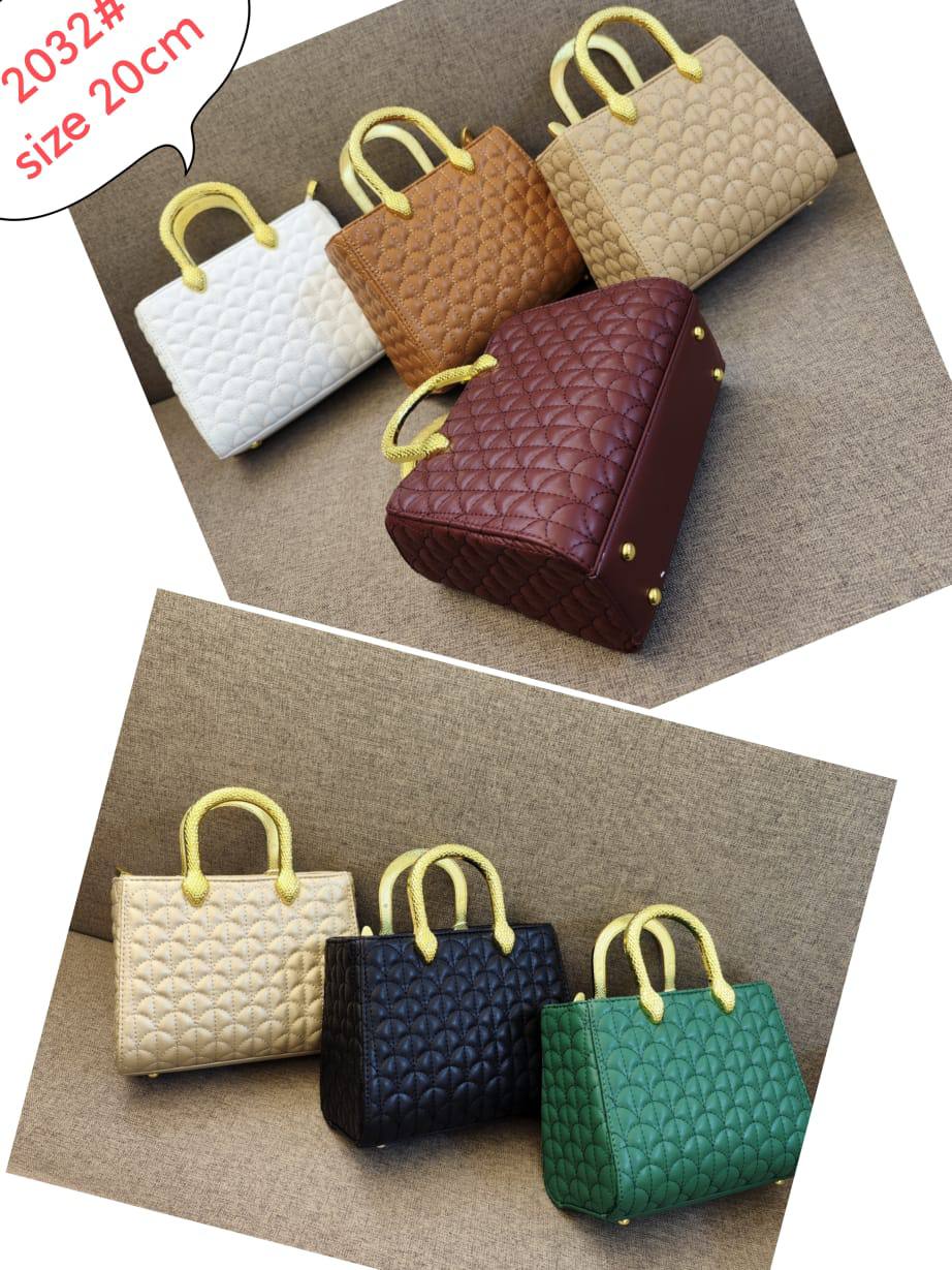 Bvlgari - Prada - Fendi

95 dhs🪙

 high quality 
With box
🎁🎁🎁

Zain26
♥️♥️♥️