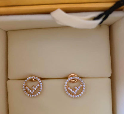 Fendi earrings* ☘️
Master quality 

45 dhs🪙🌨️
normal box 📦

Zain48
♥️♥️♥️