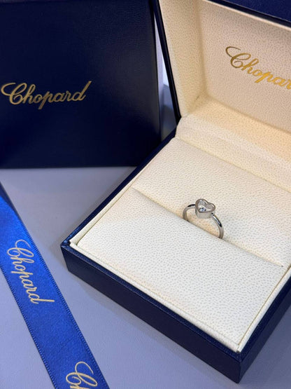 CHOPARD ✨✨✨

☀️☀️🆕🆕📣📣🆕🆕☀️☀️
Heart  ring
*#Master Quality * 💯🏆

*75 dhs🪙🌨️* with *Normal* Box
*120 dhs🪙🌨️* with *Orignal* Box

Zain106
♥️♥️♥️