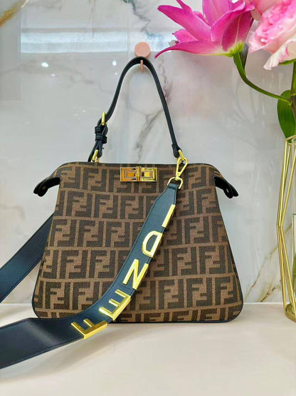 Fendi

130 dhs💓

Zain143
♥️♥️♥️