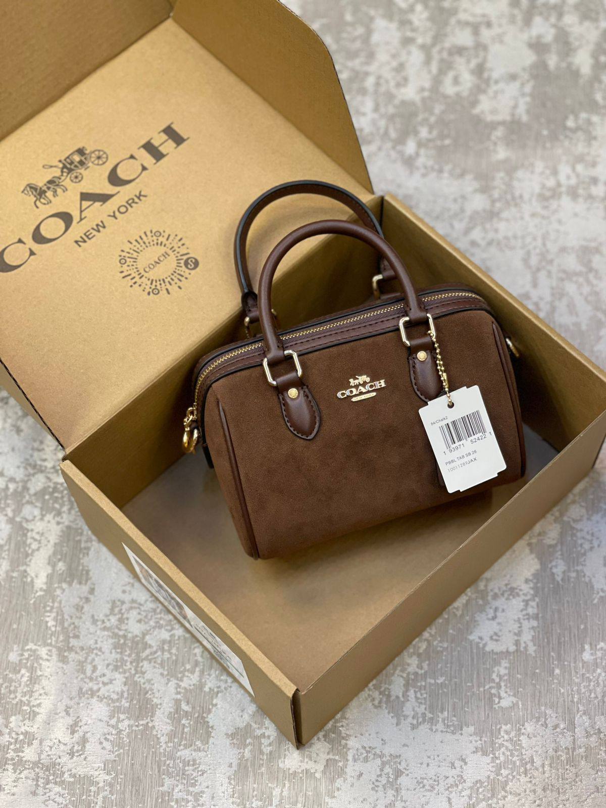 Coach 
high quality 

with box 
🎁🎁🎁

240 dhs❣️

Zain175
♥️♥️♥️