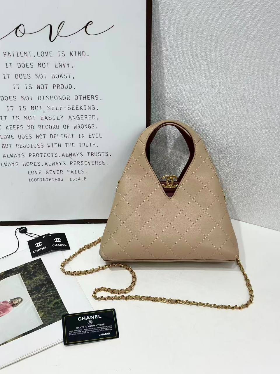 Chanel

140 dhs

Zain132
♥️♥️♥️