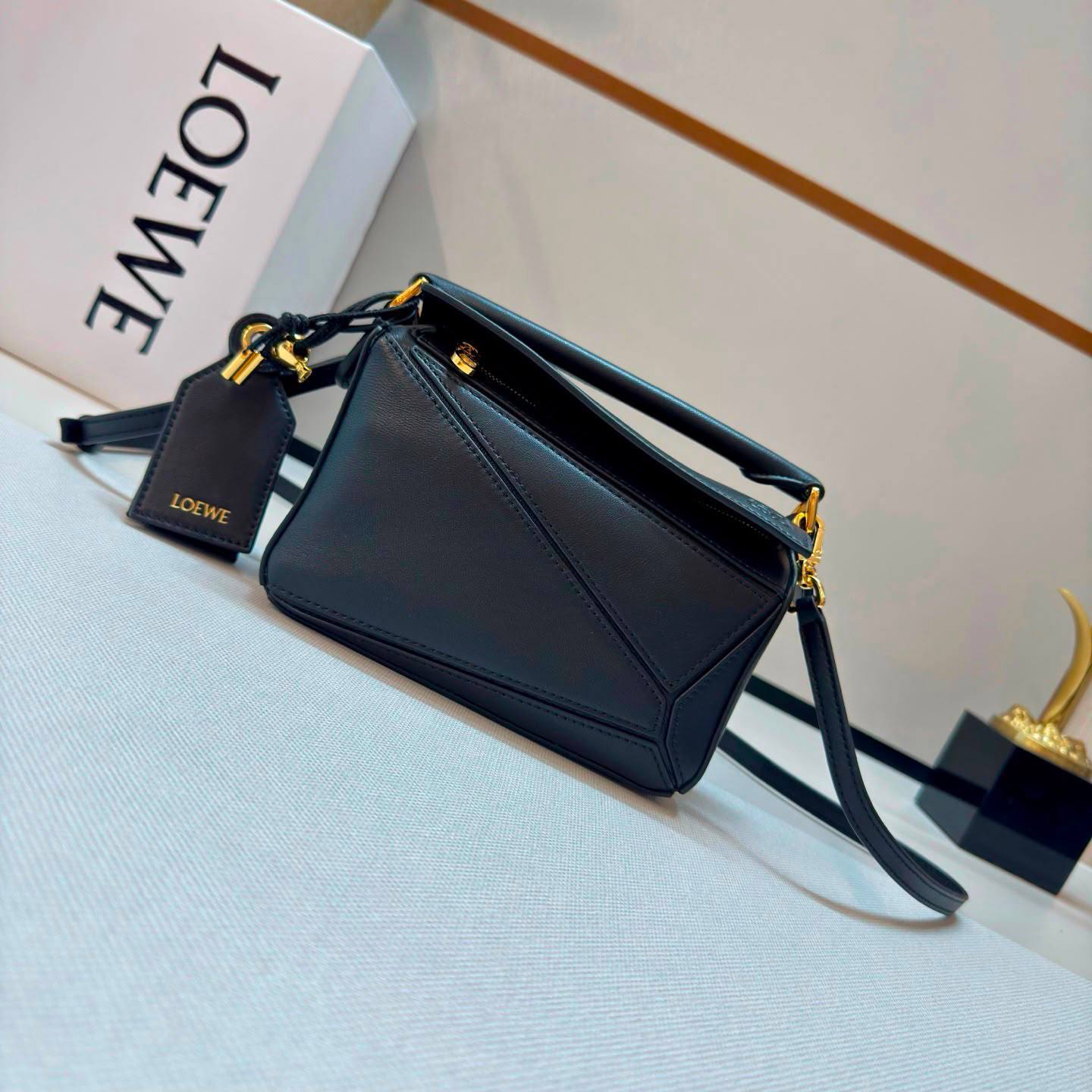 Loewe supper master quality ❤️
new collection ❤️
Available ✨💕
With full packing 📦
For Price 👇 WhatsApp✅
0568585901 
0507557372
0552275751 Owner Zain 👌

Zain251
♥️♥️♥️