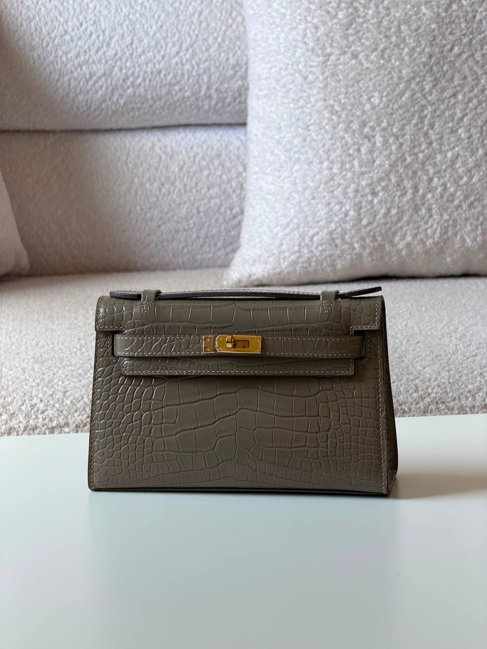 Hermes pochette 21cm💕master quality😍with box❤️
340 dhs💛

Zain52
♥️♥️♥️