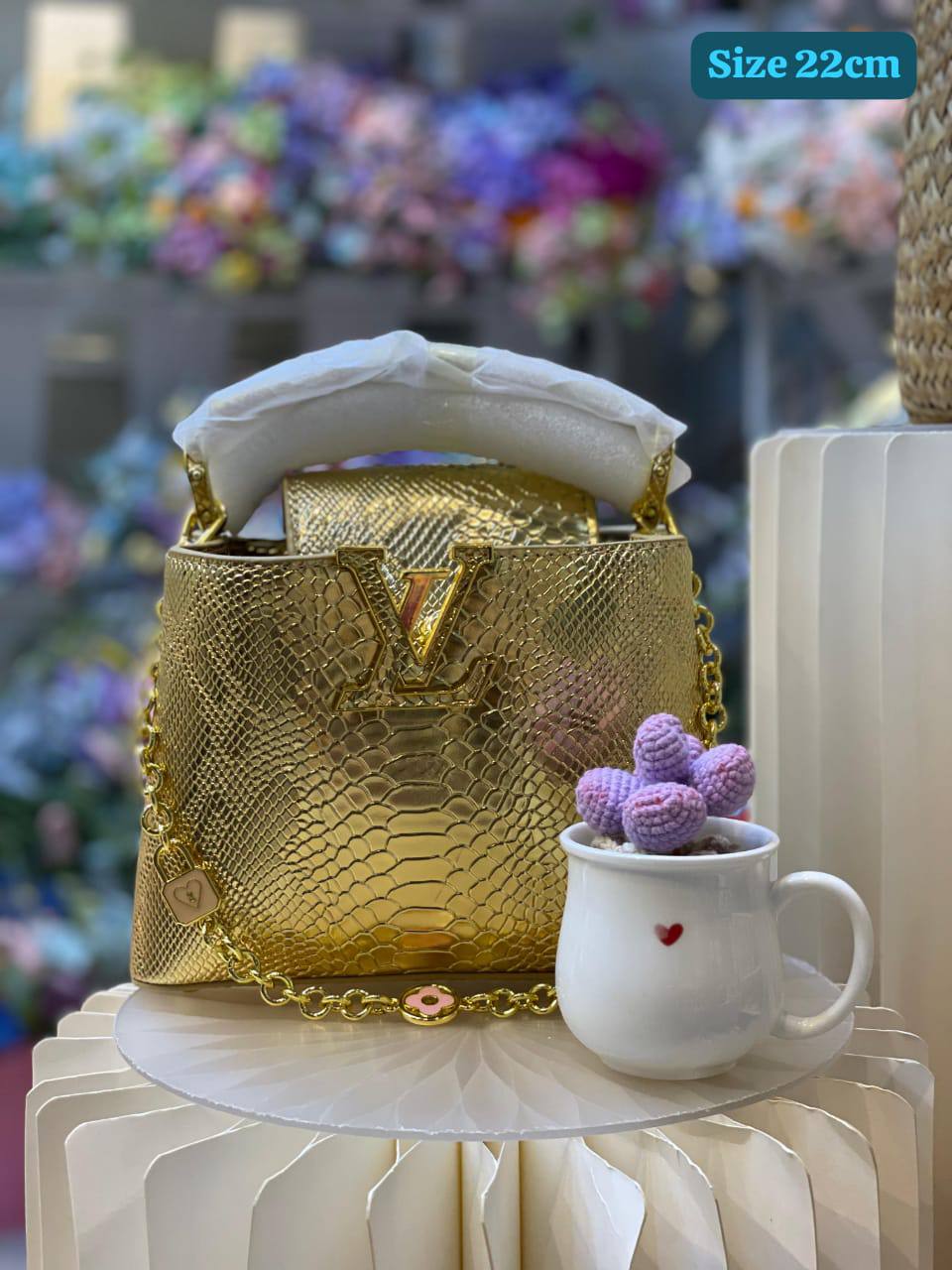 LV
Good quality 
with box 
🎁🎁🎁

130 dhs🪙💕

Zain186
♥️♥️♥️