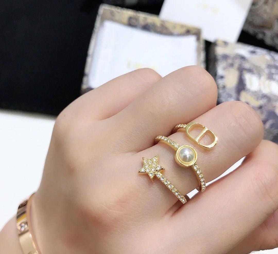 Ring 💍* ☘️
Master quality 

*45* dhs🪙💕 normal box 📦

Zain48
♥️♥️♥️
