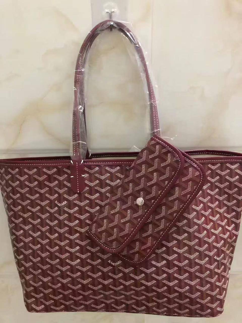 Goyard
85 dhs❤️

Zain143
♥️♥️♥️