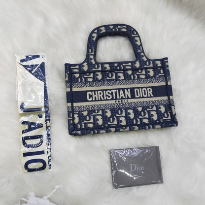 Dior 
90 dhs❣️
Good quality 👌

Zain235
♥️♥️♥️