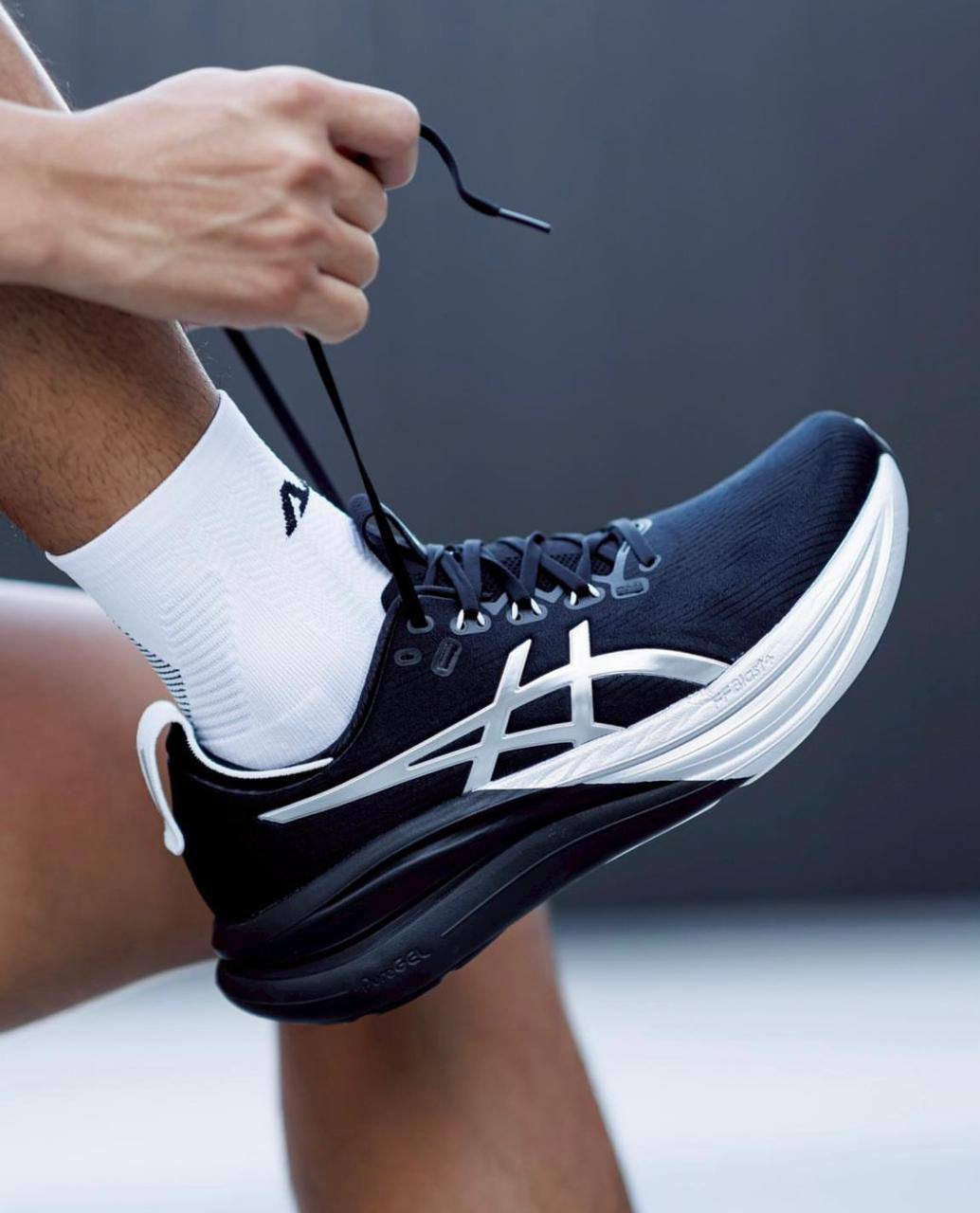 ASICS Gel Nimbus 28 , master 
Size 36 to 45 , 
250 dhs✅

Zain196
♥️♥️♥️