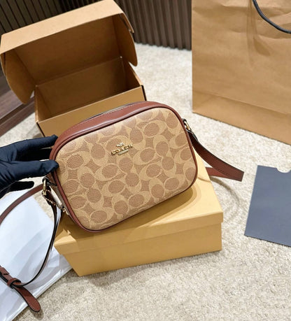 COACH 
HIGH QUALITY WITH BOX 
90 dhs🇦🇪🇦🇪

Zain295
♥️♥️♥️